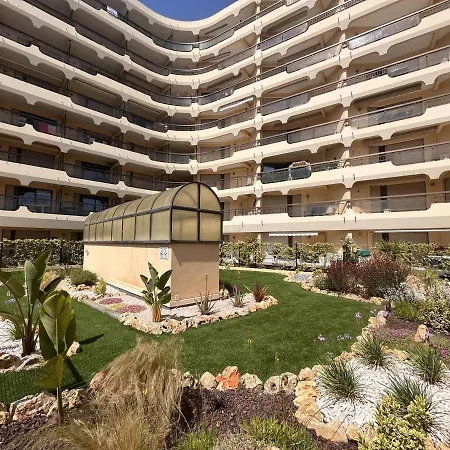 Apartment A 200m De Port Frejus, Plage, Commerces, Terrasse, 4 Couchages, Menage Inclus - Fr-1-226a-31 *
