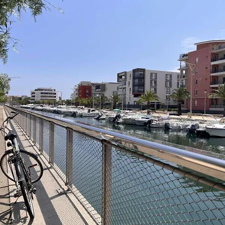 A 200m De Port Frejus, Plage, Commerces, Terrasse, 4 Couchages, Menage Inclus - Fr-1-226a-31 * Frejus
