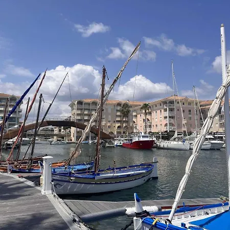 Apartment A 200m De Port Frejus, Plage, Commerces, Terrasse, 4 Couchages, Menage Inclus - Fr-1-226a-31 *