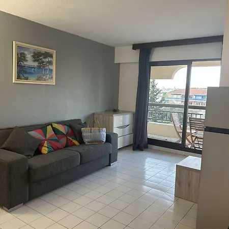 A 200m De Port Frejus, Plage, Commerces, Terrasse, 4 Couchages, Menage Inclus - Fr-1-226a-31 * Фрежюс