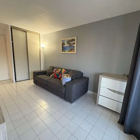 A 200m De Port Frejus, Plage, Commerces, Terrasse, 4 Couchages, Menage Inclus - Fr-1-226a-31 * Фрежюс