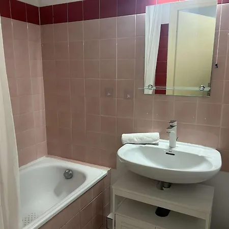 Apartman A 200m De Port Frejus, Plage, Commerces, Terrasse, 4 Couchages, Menage Inclus - Fr-1-226a-31