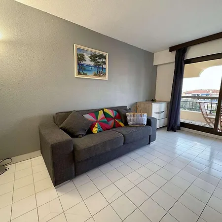 Apartman A 200m De Port Frejus, Plage, Commerces, Terrasse, 4 Couchages, Menage Inclus - Fr-1-226a-31 *